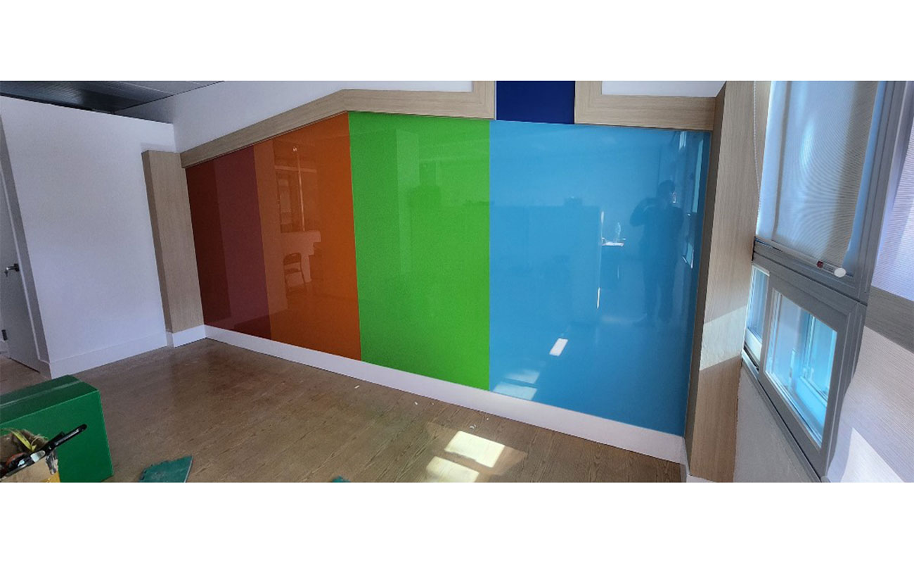 color-glass--1300-800-3.jpg